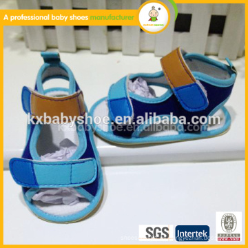 Los zapatos de bebé suaves baratos baratos del verano de la venta al por mayor de la venta al por mayor de la alta calidad mezclada